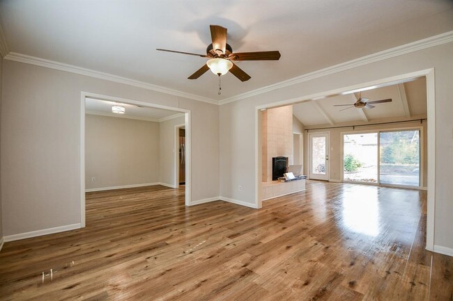 Building Photo - 10706 Inwood Dr