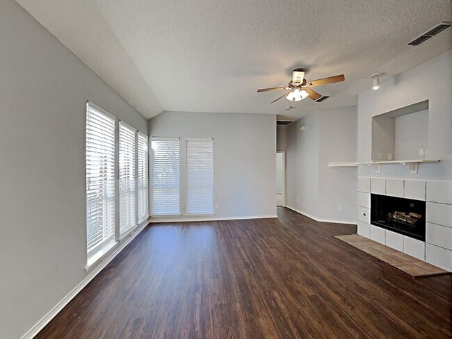 Foto del edificio - 4890 Lodgepole Ln