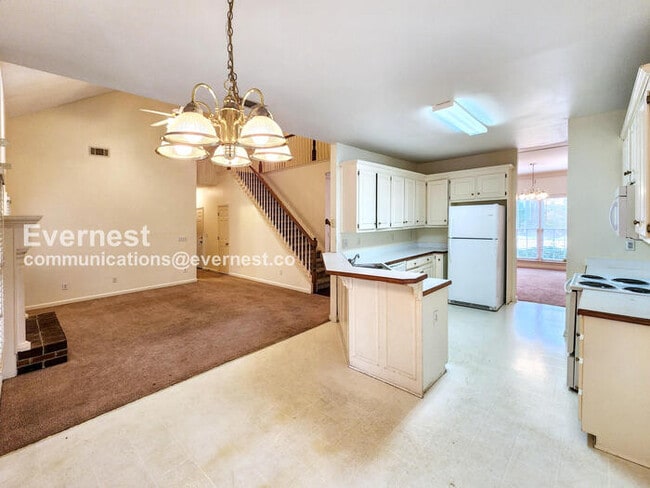 Foto del edificio - 1660 Cheshire Ct NW