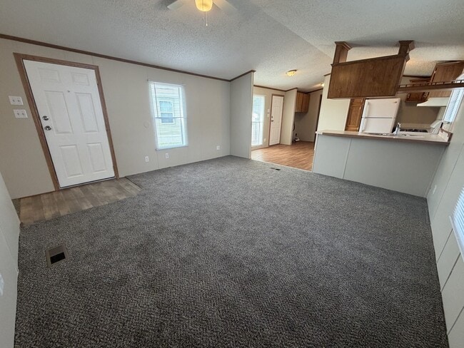 Building Photo - 38003 Chilver Ave