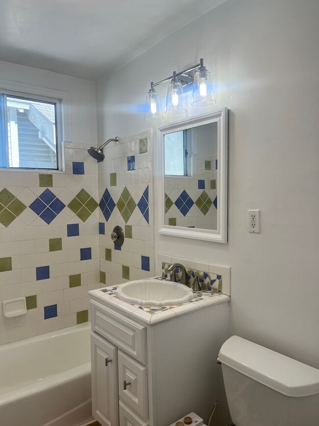Building Photo - 311 Windward Ave