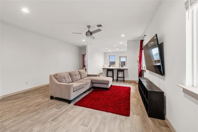 Foto del edificio - 12519 Fleet River Rd