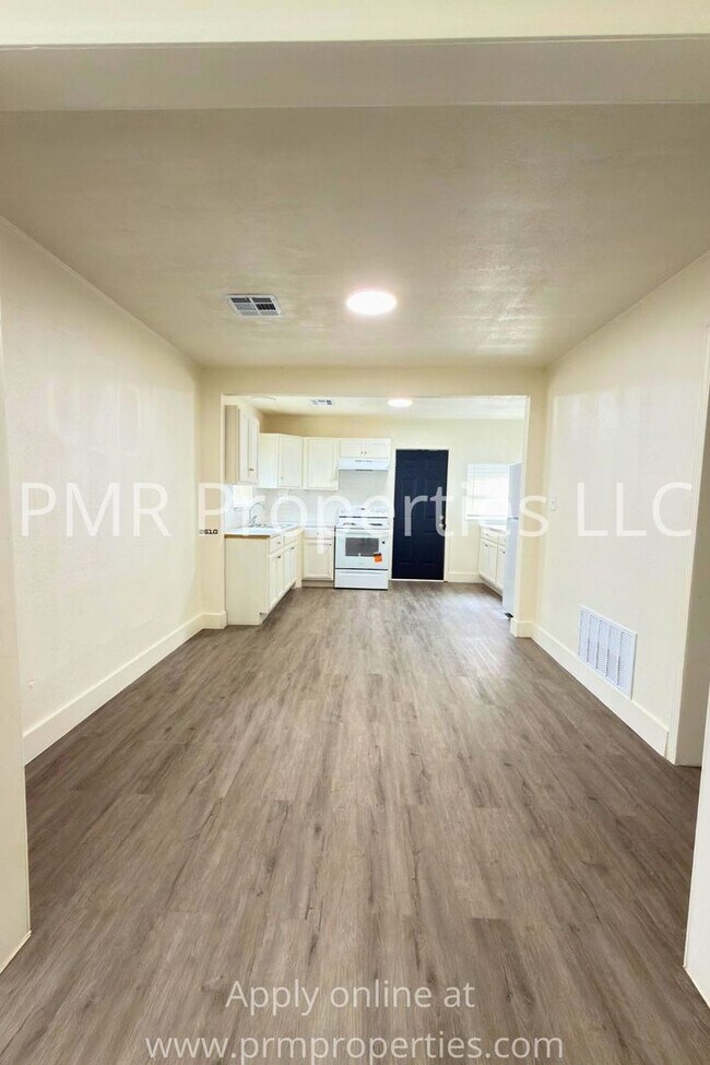 Foto del edificio - 3 Bedroom/ 1 Bathroom House