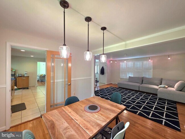 Foto del edificio - 10930 Howland Dr