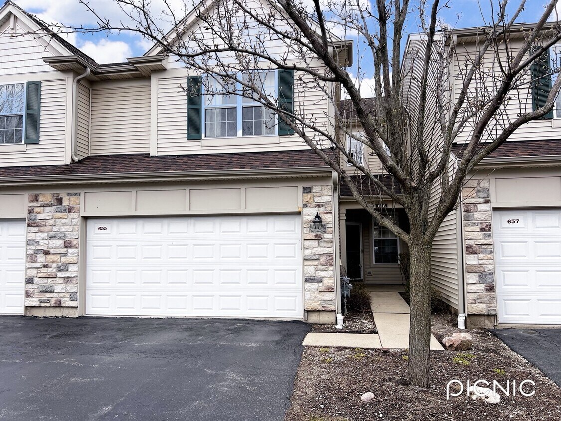 Foto principal - 655 Shakespeare Dr