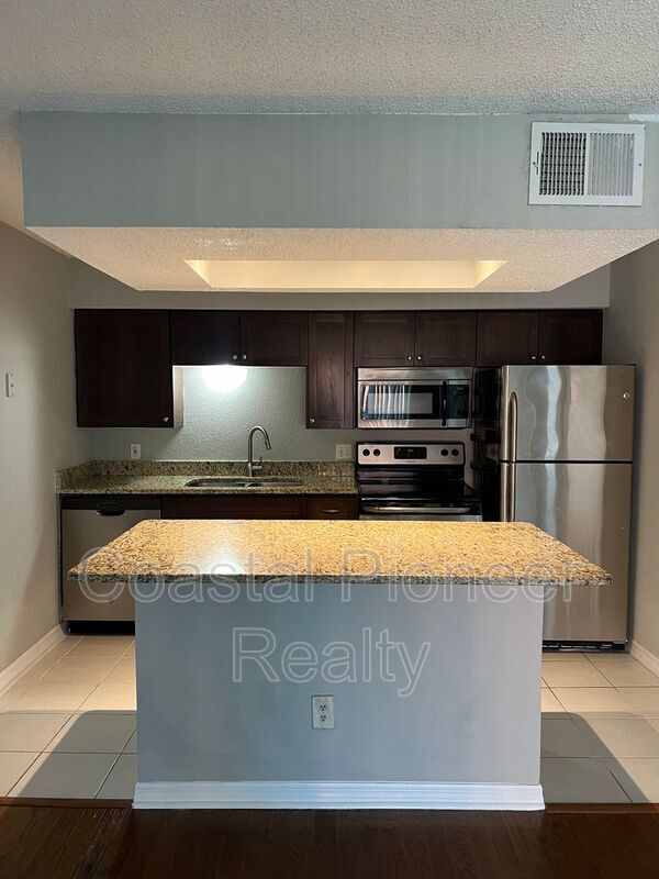 Building Photo - 10200 Gandy Blvd N