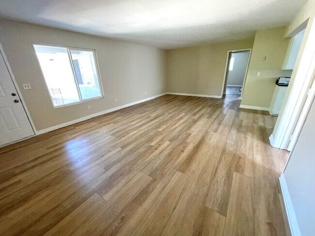 Foto del edificio - 4142 Hathaway Ave