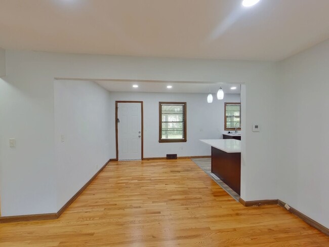Foto del edificio - 1715 S Fabrique Dr