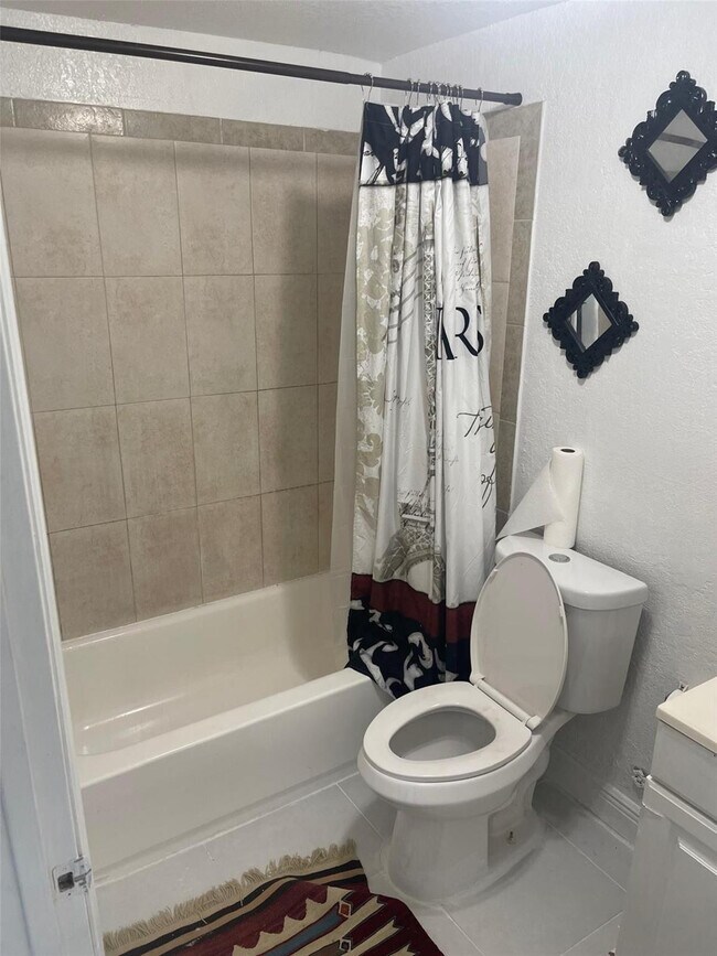 Foto del edificio - 408 SW 68th Ave