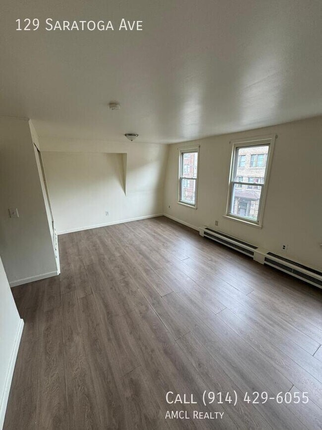 Foto del edificio - 129 Saratoga Ave