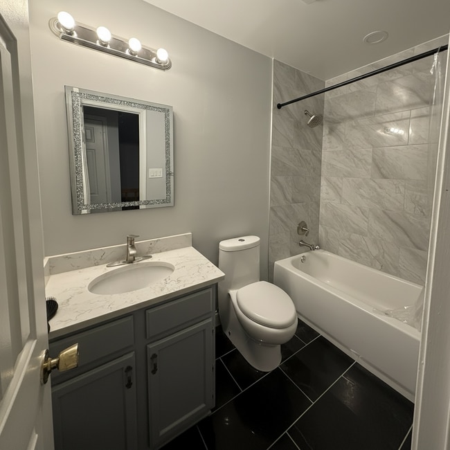 Building Photo - 126 E Hammaker St