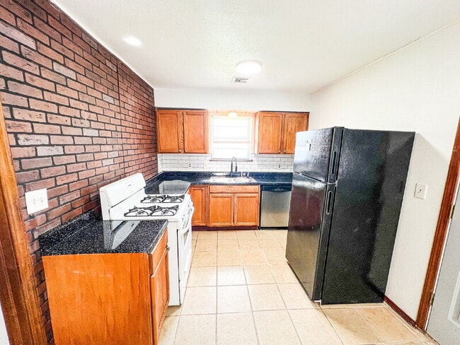 Foto del edificio - 817 W Walnut St