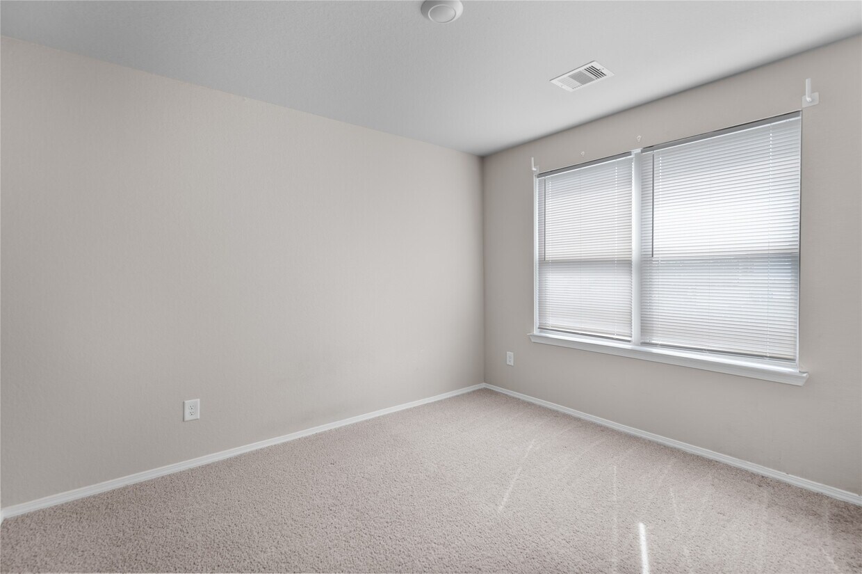 Foto del edificio - 707 Long Cedar Dr