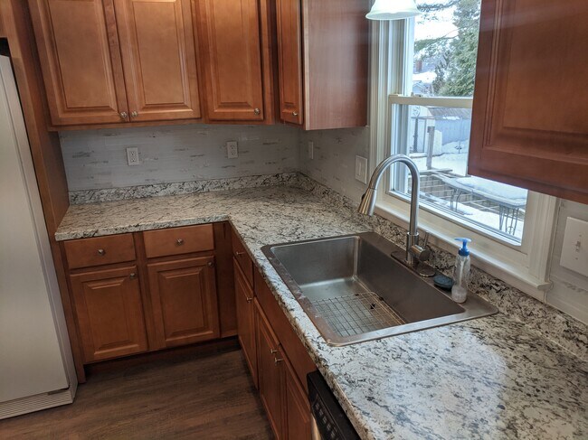 Building Photo - 25 Raleigh Dr