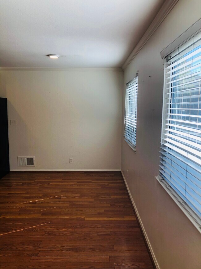 Foto del edificio - 5718 Allen Ave