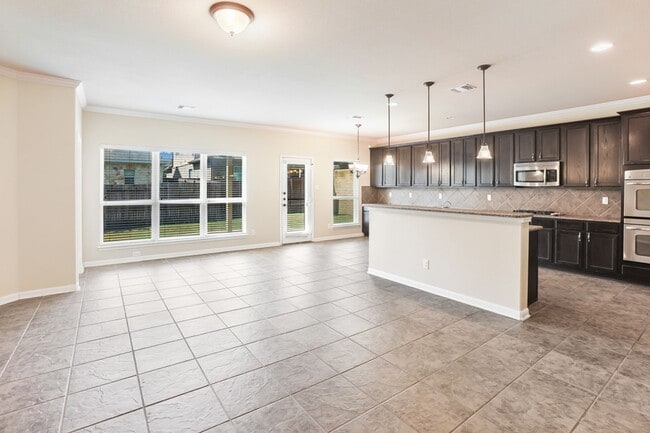 Building Photo - 4 Bedroom/2.5 Bathroom Stillwater Ranch Subdivision