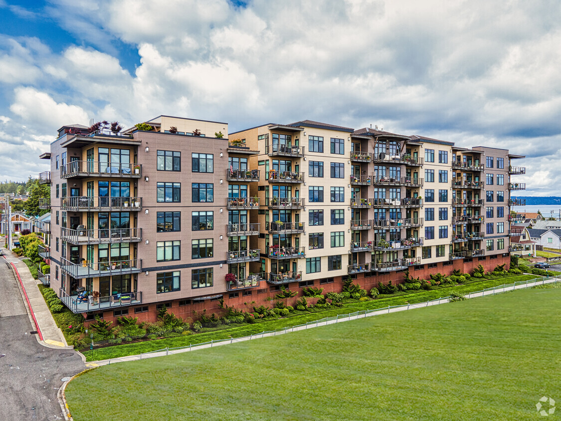 Primary Photo - Baker Condominiums