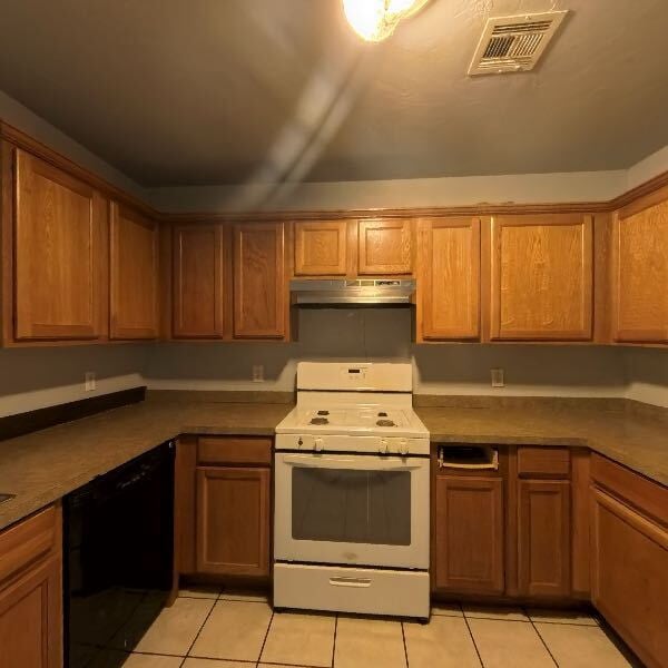 Foto del edificio - "Welcome Home: Spacious 3-Bed, 2-Bath Corner Lot Oasis in Oklahoma City!"