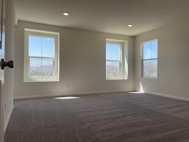 Foto del edificio - 17600 Collier Ave