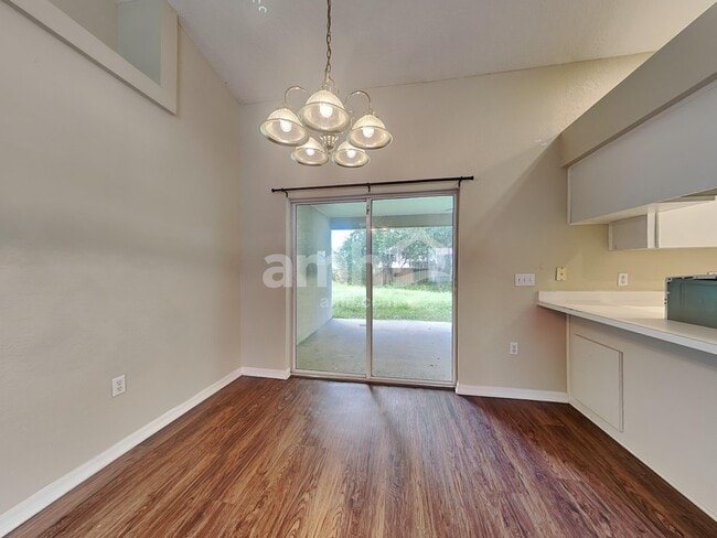 Building Photo - 152 Seven Oaks Dr