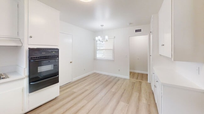 Building Photo - 511 Palermo Way
