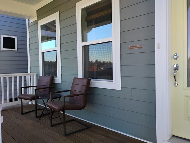 Foto del edificio - 353 Wash Holw Dr