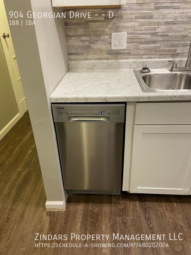 Foto del edificio - 904 Georgian Dr