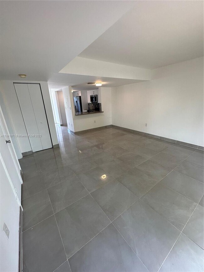 Foto del edificio - 14010 NE 3rd Ct
