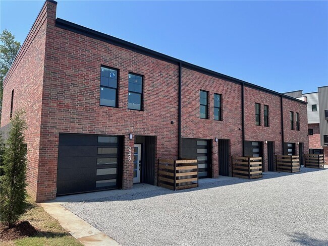 Foto del edificio - 949 SE 10th St