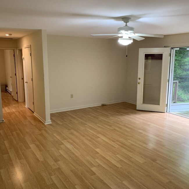 Foto del edificio - 3671 Sandy Creek