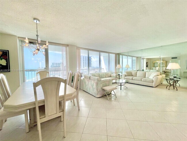 Building Photo - 4280 Galt Ocean Dr
