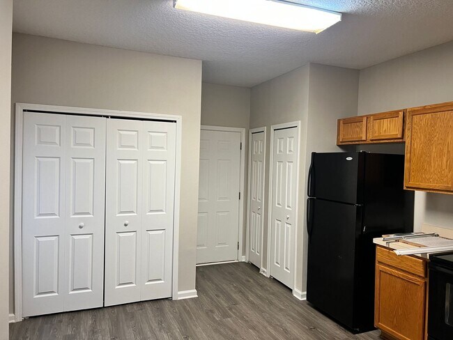 Foto del edificio - Great value for this 2/2.5 Westside home!