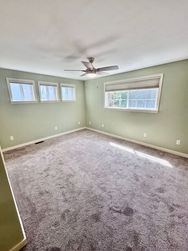 Foto del edificio - Charming 3bed/2bath House!