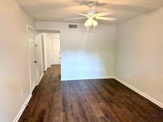 Building Photo - 470 S Jeff Davis Dr