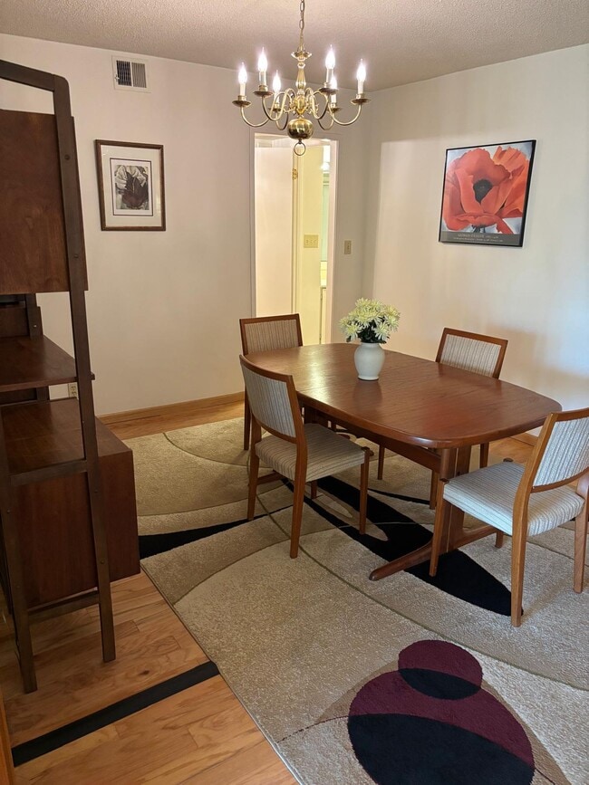 Dining Room - 5903 Mount Eagle Dr
