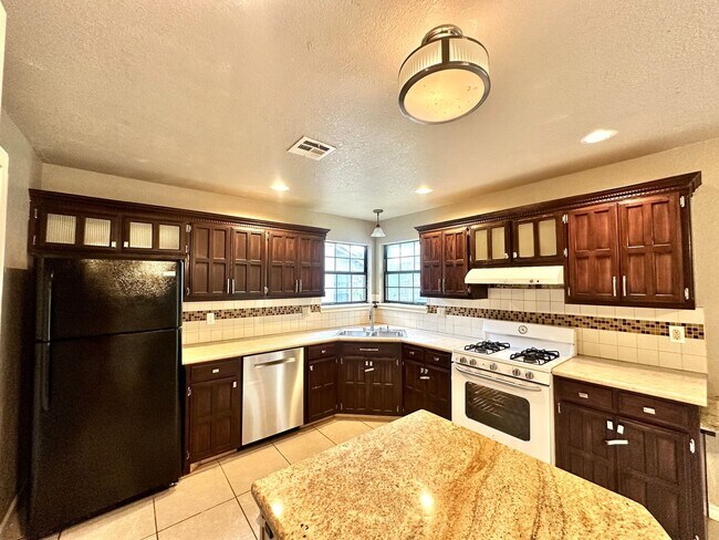 Foto del edificio - 3 Bed 2 Bath Home in Windsor Estates