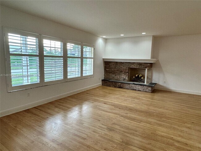 Building Photo - 7049 SW 66th Ave