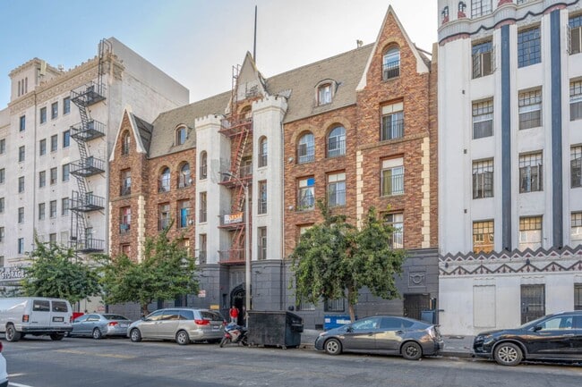 Foto del edificio - 751 Normandie Ave