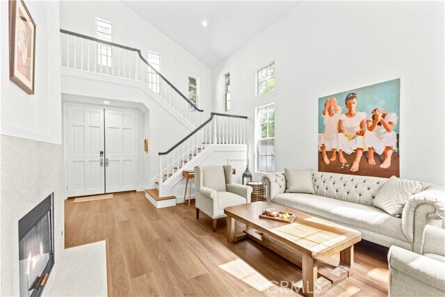 Building Photo - 12 Longbourn Aisle