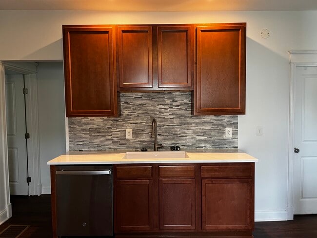 Dishwasher and sink disposal included. Touch free faucet. - 847 Elm St