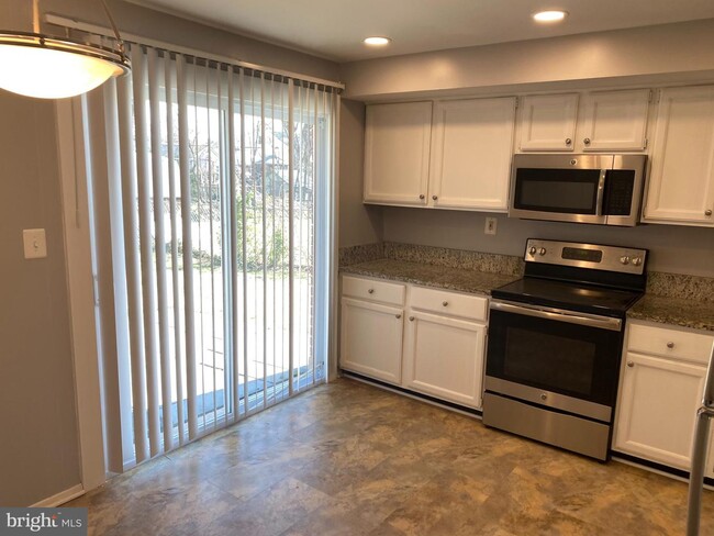 Building Photo - 5211 Bangor Dr