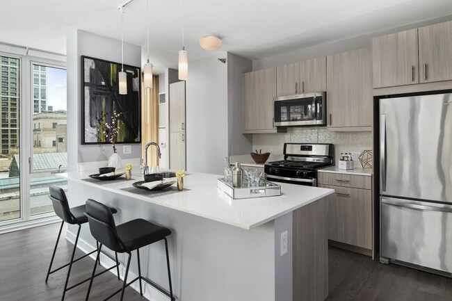 Foto del edificio - 201 E Adams St