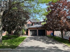 Building Photo - 109 Carlyle Crescent