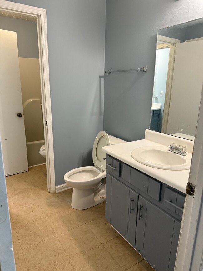 Building Photo - 5836 N Castlegate Dr