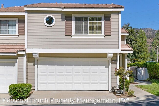 Foto del edificio - 2 br, 2.5 bath House - 665 Dalton Ave.