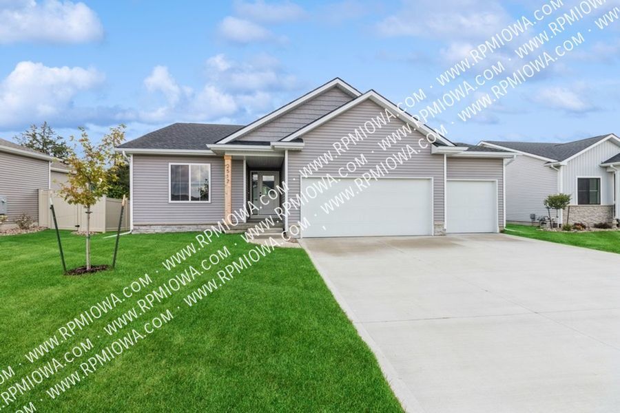 Primary Photo - PRIVATE BACKYARD!! 4 Bedroom, 3 Bath Home ...