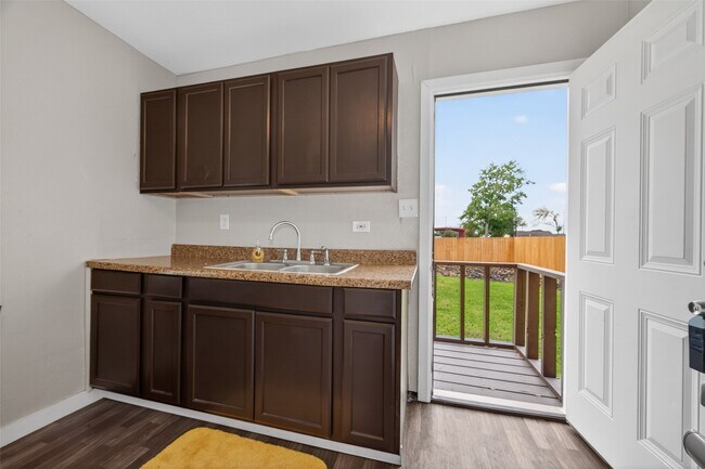 Foto del edificio - 709 Center St