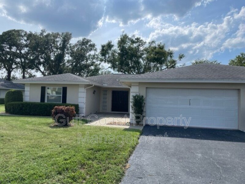 7152 W Country Club Dr N, Sarasota, FL 34243 House for Rent in