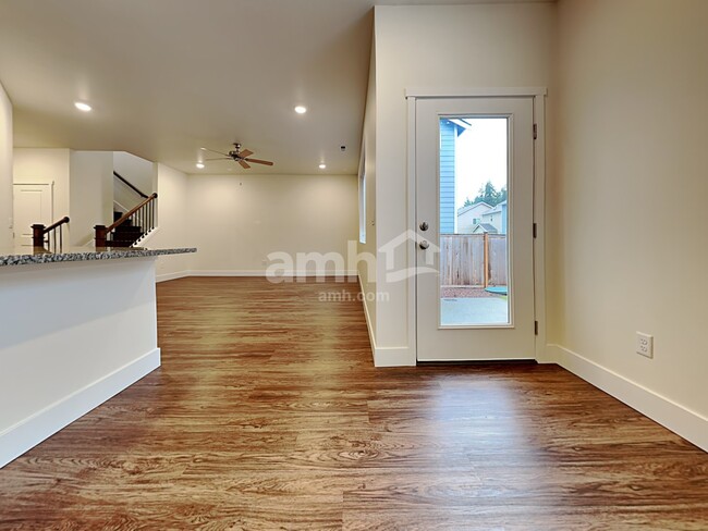 Foto del edificio - 9262 Tigerlilly Street SE