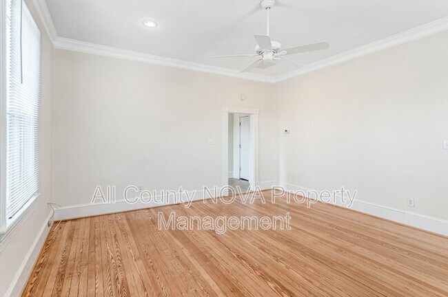 Foto del edificio - 8753 Signal Hill Rd